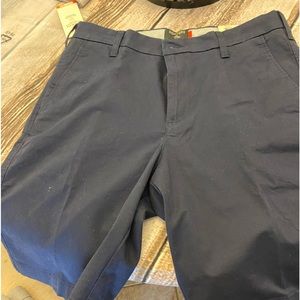 Men’s dockers flat front NWT shorts. Size 31. Navy